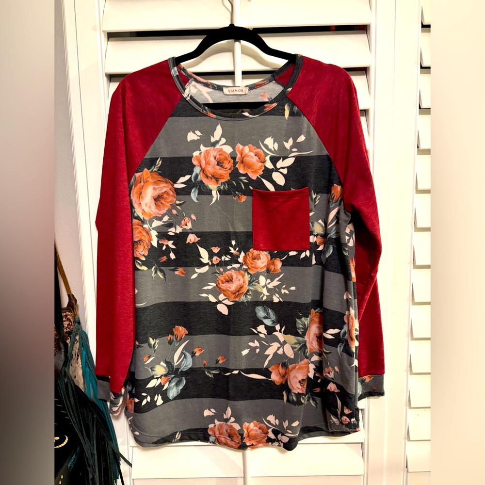Women’s floral striped long sleeve top